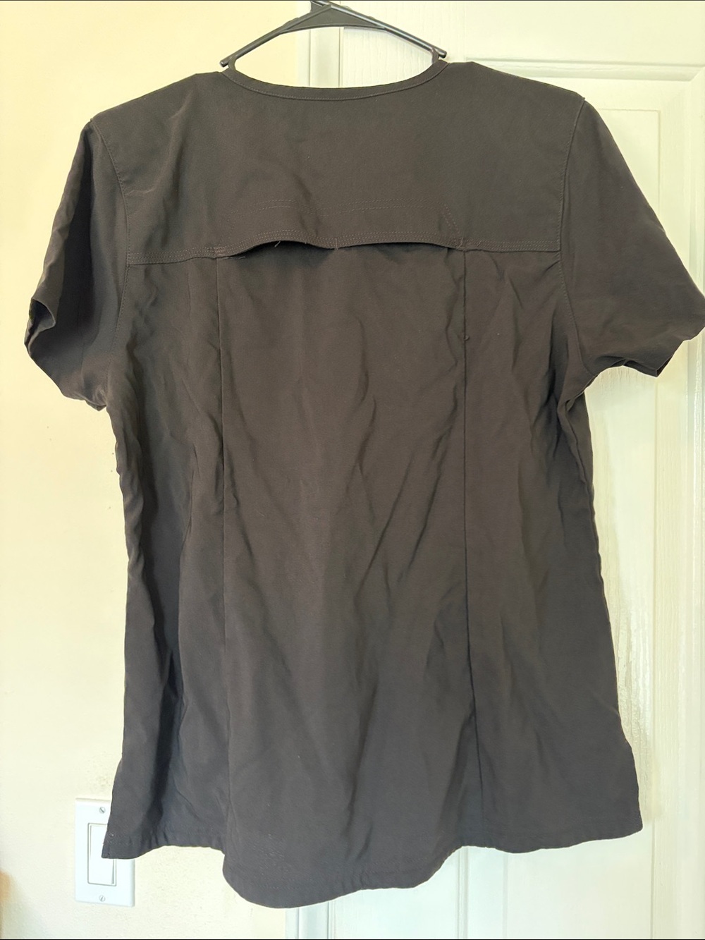 Carhartt Black V-Neck Pocket Scrub Top - Picture 3 of 3